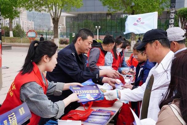 国家安全记心间 保定白沟新城志愿者进社区，普法宣传润民心